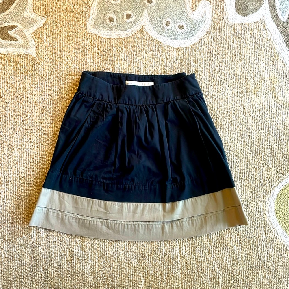 Old Navy size 4 skirt black with tan tiered hem pockets side zipper